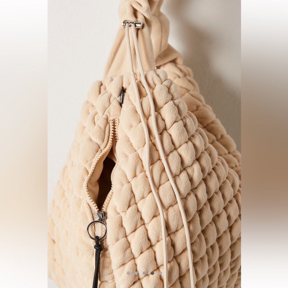 NWT Free People Pucker Up Fleece Carryall Home Plate - Picture 3 of 12